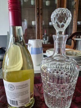 Exquisite Cut-Crystal Wine Decanter